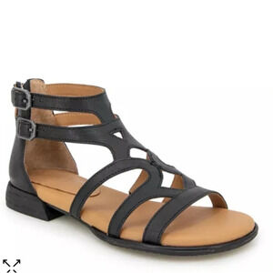 NWOB Gentle Souls by Kenneth Cole Women's Hallie Flat Black Leather Sandals 7.5